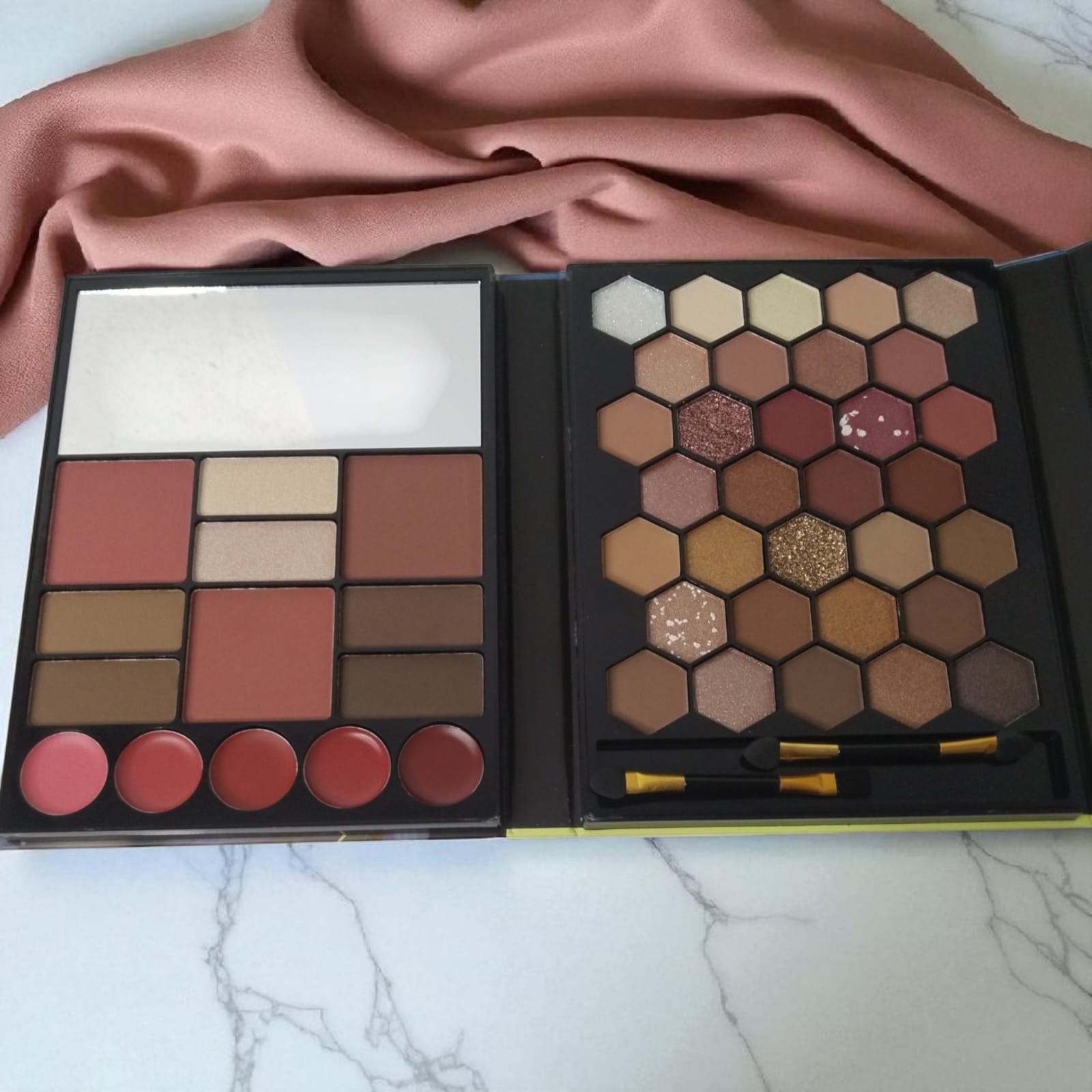 ANYLADY Beauty In Bloom Makyaj Paleti(Göz Farı, Vurgulayan, Allık, Pudra, Dudak Stiki)